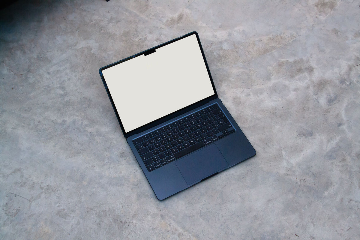 Macbook Mockup CB-01